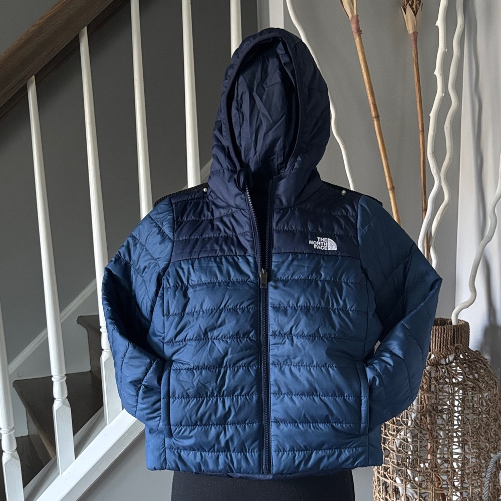 *NEVER WORN*  North Face Kids' Reversible Hooded Puffer Jacket